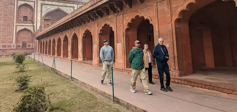 How to Find a Trusted Local Guide in Jaipur