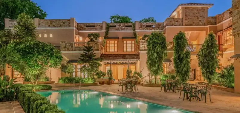 Luxury palace hotel in India with pool