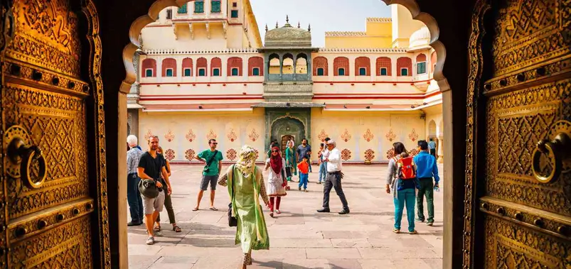 Places to Visit Near Jaipur in One Day: 12 Best Day Trips for Foreign Tourists