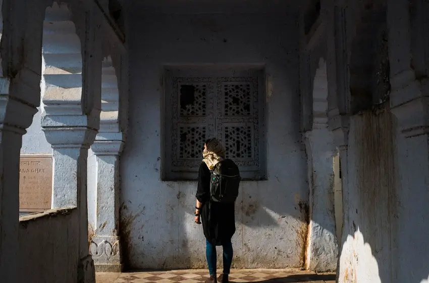 Solo Traveler’s Guide to Booking a Safe Private India Tour in India