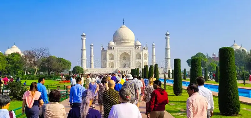How to Visit Taj Mahal Without Crowds: Best Time, Entry Gates & Tips