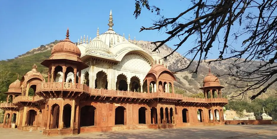 golden-triangle-sariska-tiger-reserve-alwar-heritage-tour5