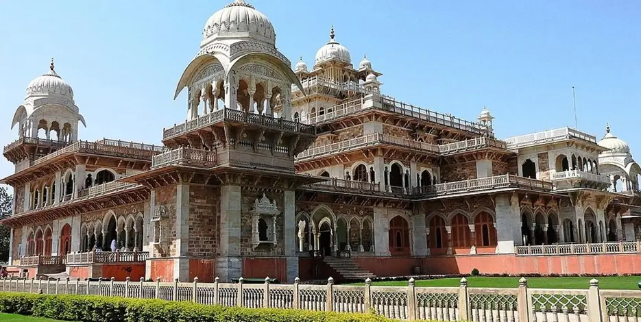 Golden Triangle Tour With Orchha Khajuraho Kanha – 9 Nights 10 Days Heritage & Wildlife Circuit