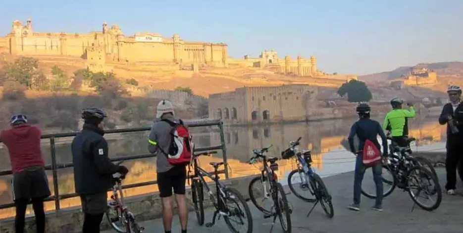 8 Days Golden Triangle Tour with Udaipur – Heritage & Lake Palace Experience