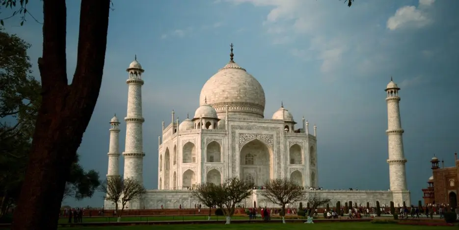 11 Days Golden Triangle with Goa and Kerala Beaches – Delhi, Agra, Jaipur, Goa, Kochi & Kovalam