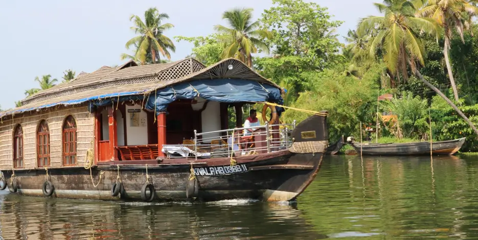 12 Days Golden Triangle with Kerala Backwaters and Beaches – Delhi, Agra, Jaipur & Cochin