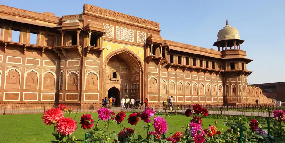 Golden Triangle Tour With Orchha Khajuraho Kanha – 9 Nights 10 Days Heritage & Wildlife Circuit