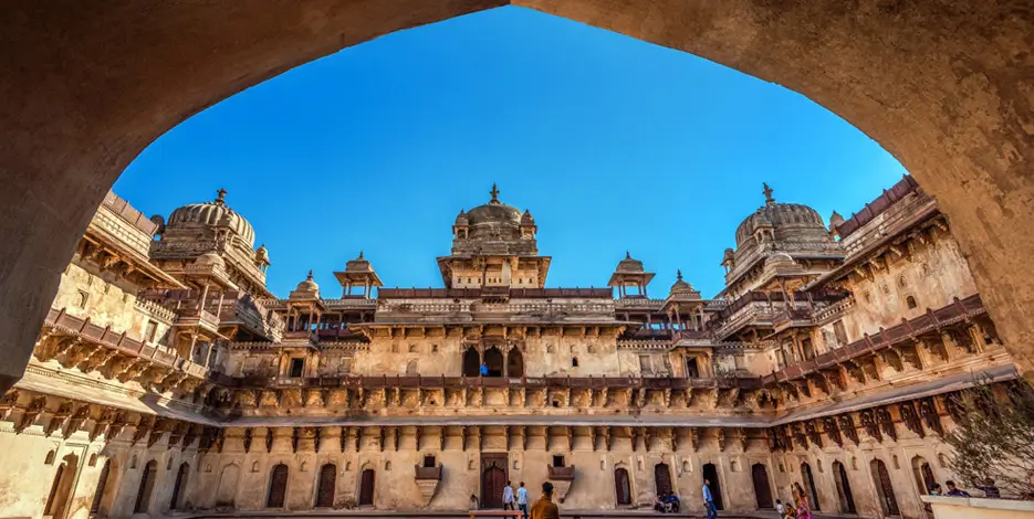 Golden Triangle Tour With Orchha Khajuraho Kanha – 9 Nights 10 Days Heritage & Wildlife Circuit