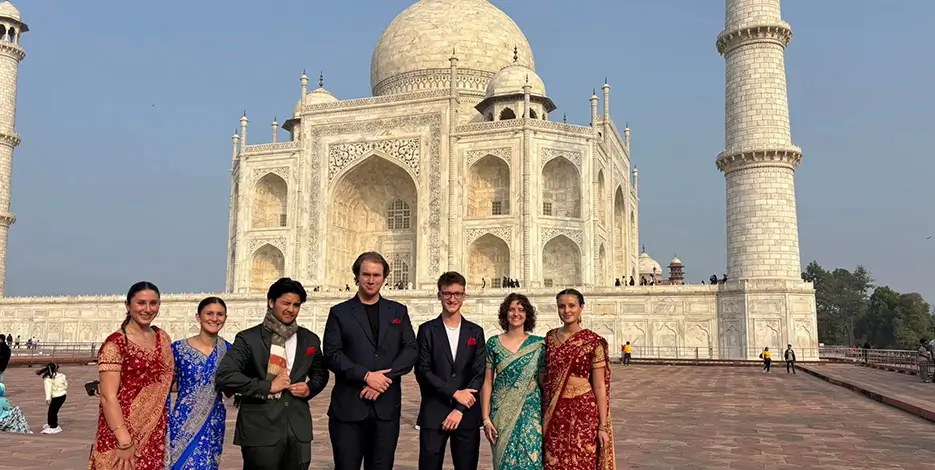9 Days Golden Triangle Tour with Varanasi – Heritage & Spiritual India