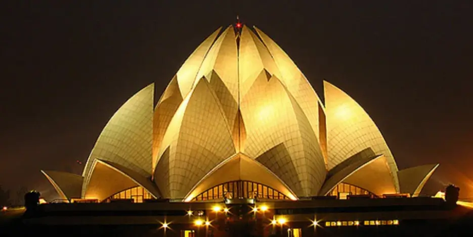 8 Days Golden Triangle Tour with Kanha National Park – Delhi, Agra, Jaipur & Central India Wildlife